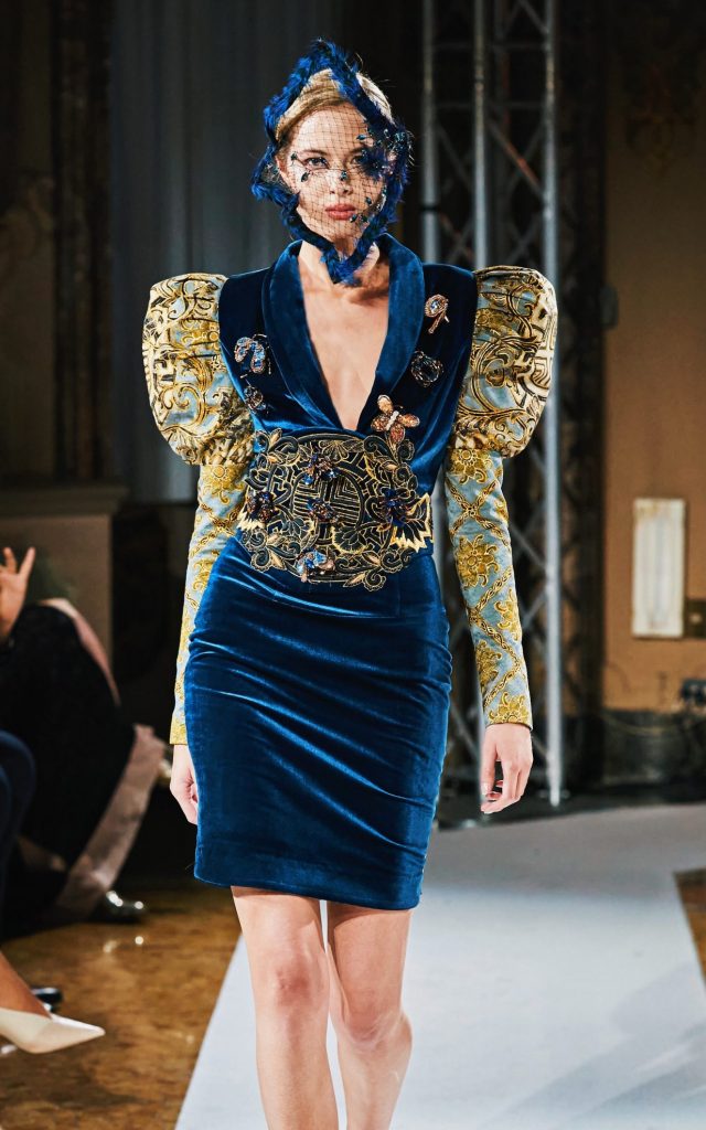 Milan Fashion Week 2020 - Look - Blue Velvet