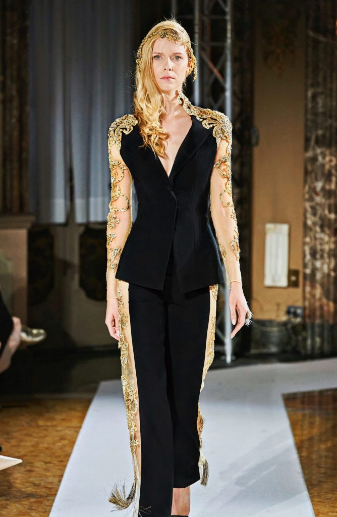 Milan Fashion Week 2020 - Look - Black Suit